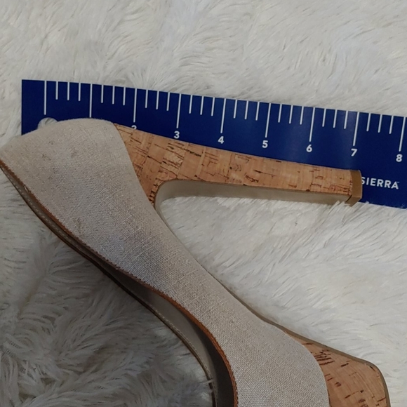 10 1/2 Nine West heels - Picture 8 of 9